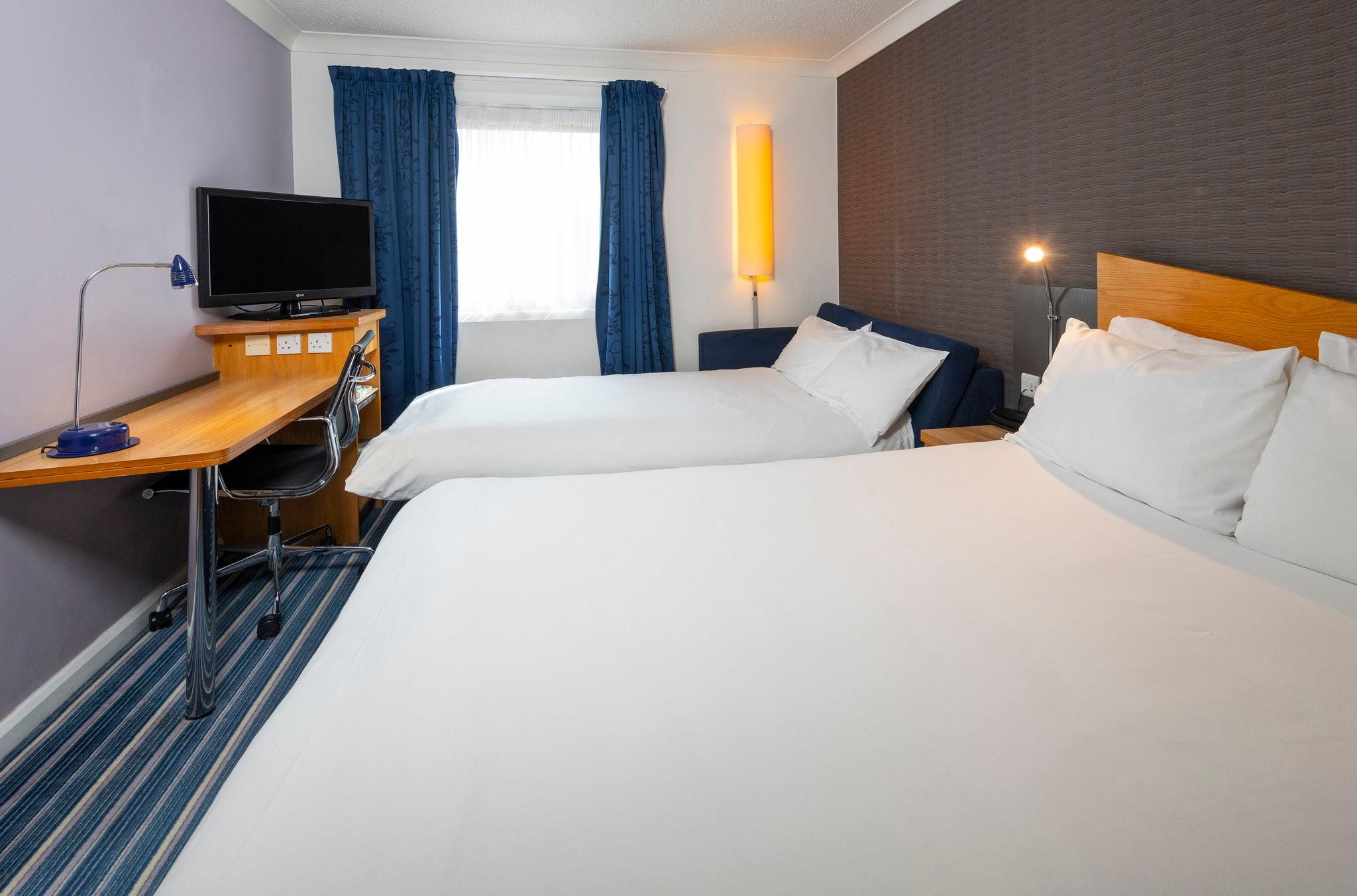 1 Double Standard Sofa Bed with Free Hot Breakfast