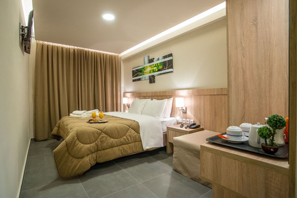 undefined Argo Hotel 4