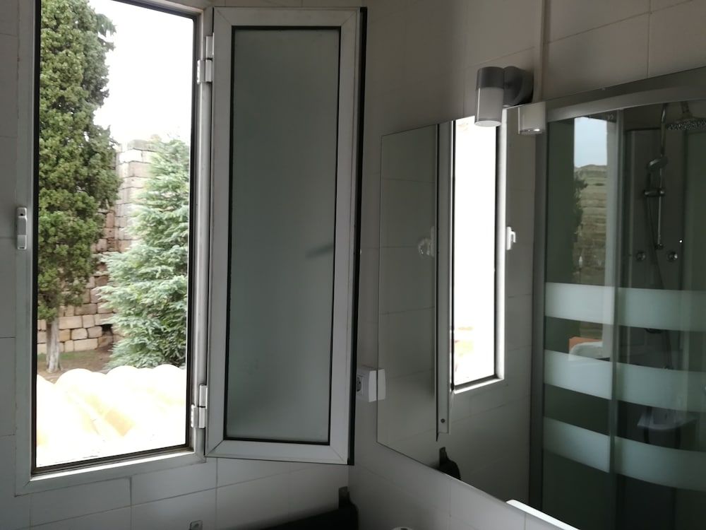 House, 4 Bedrooms