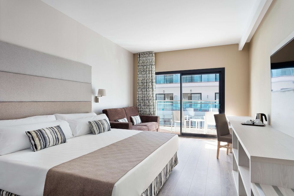 Superior Room (2 Adults + 1 Child)