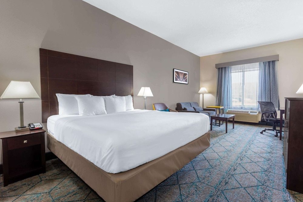 undefined La Quinta Inn & Suites by Wyndham Columbus West - Hilliard 2