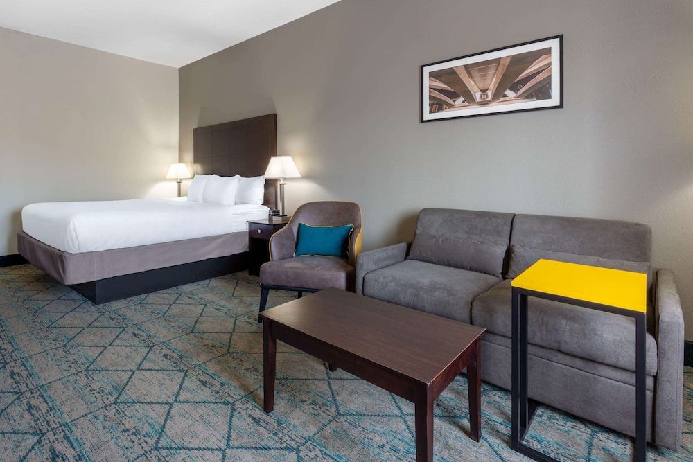 undefined La Quinta Inn & Suites by Wyndham Columbus West - Hilliard 4