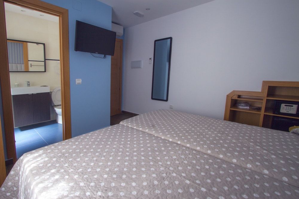 Pixel Twin Room (Celeste) 2