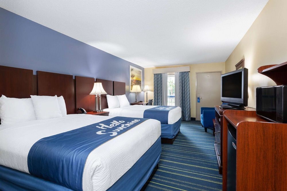 Room, 2 Queen Beds, Smoking