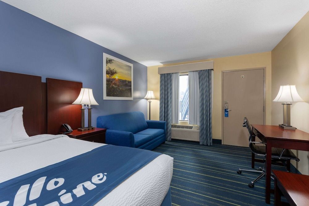 Room, 1 King Bed, Accessible, Bathtub (Mobility/Hearing, Grab bars)