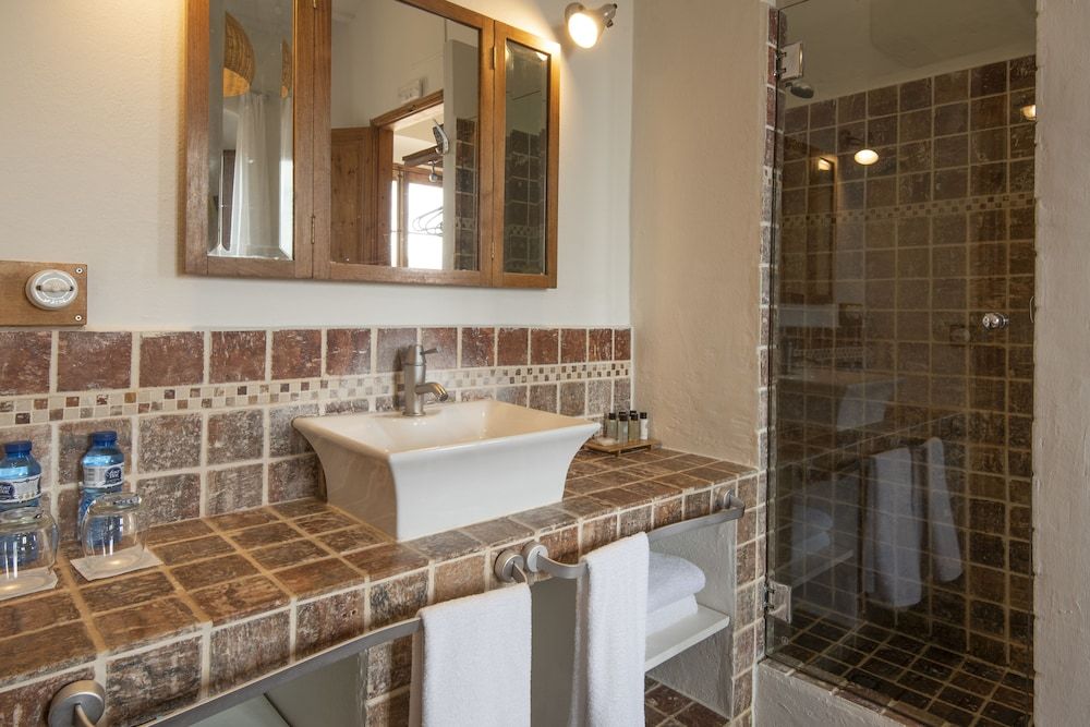 Hotel Hanoi Superior Double Room 3