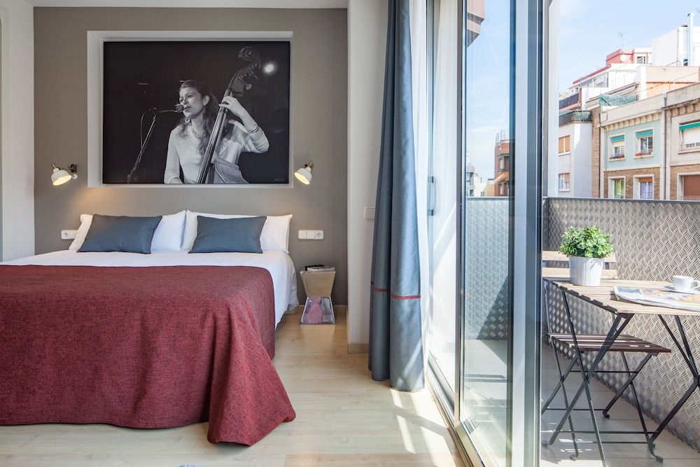 Deluxe Apartment, City View