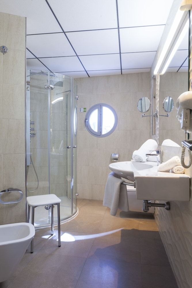 Riviera Beachotel - Recommended for Adults Double Room ( King size, exterior without balcony) 7