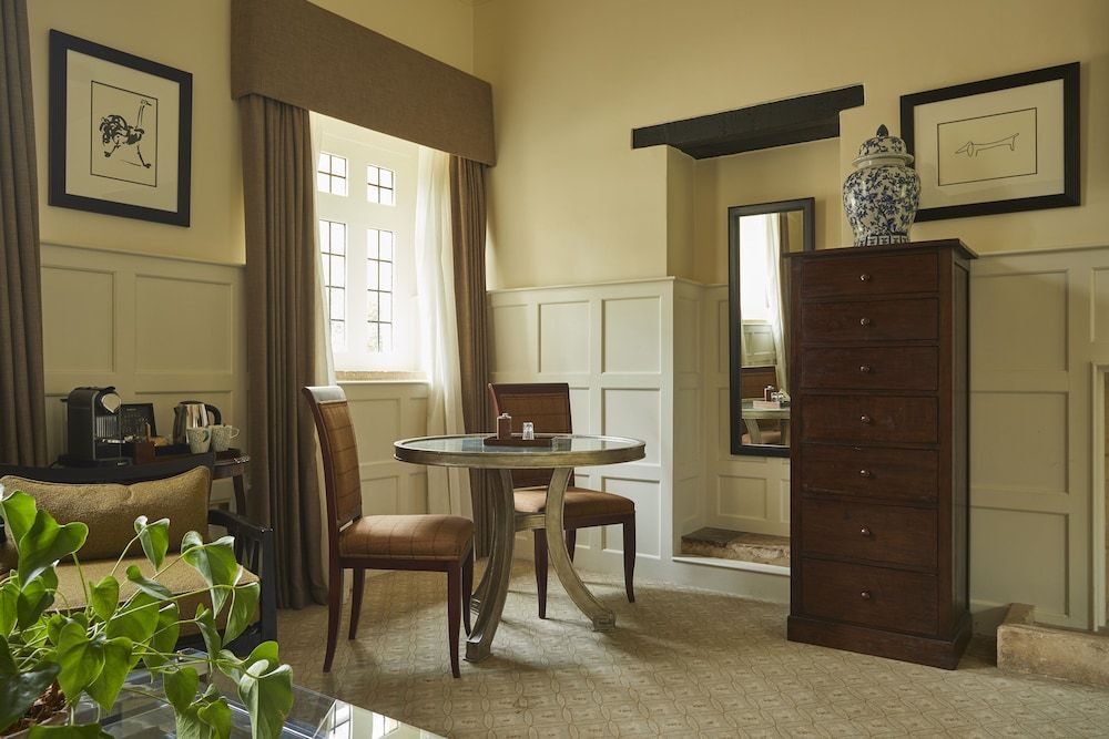 The Slaughters Manor House Garden Suite 6