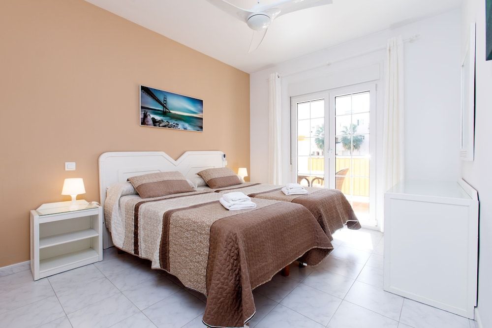 Deluxe Apartment, 1 Bedroom, Terrace, Pool View (Apartamento N2)