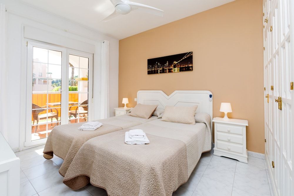 Deluxe Apartment, 1 Bedroom, Terrace, Pool View (Apartamento N1)