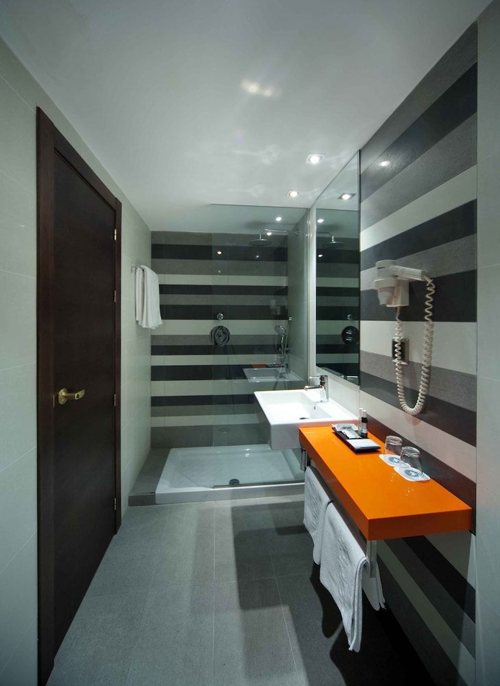 Hotel Nuevo Torreluz Functional Interior Single Room 2