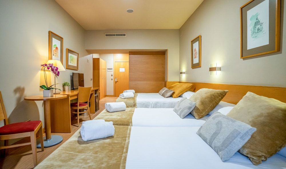 undefined Hotel Victoria 4 4