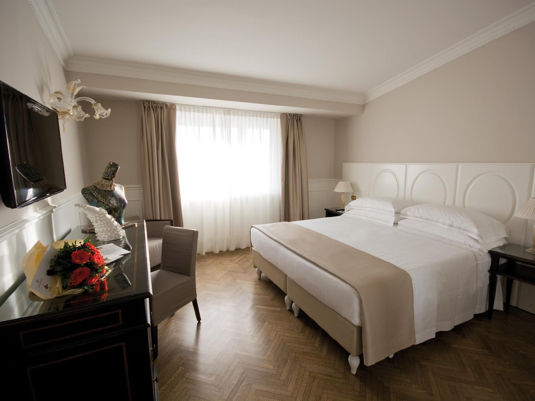 Plaza Hotel Lucchesi Premium Double Room 5