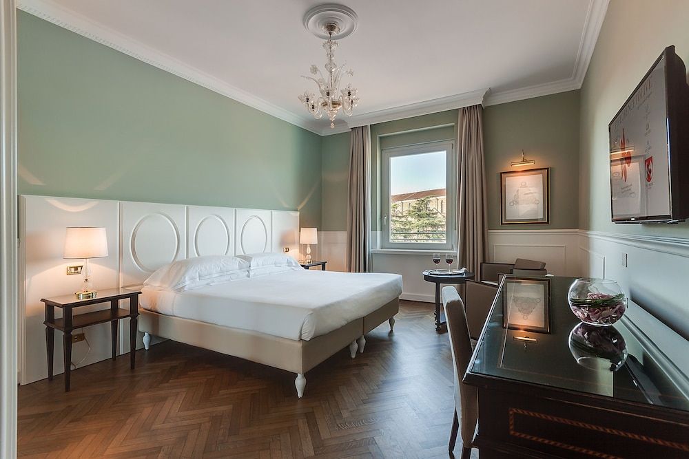 undefined Plaza Hotel Lucchesi 5