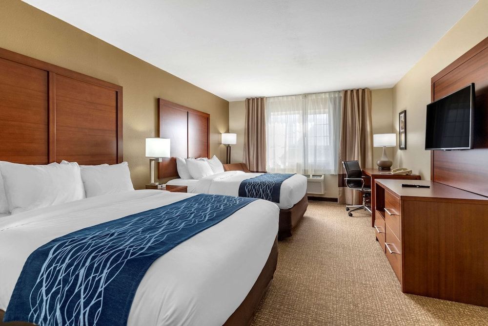 Room, 2 Queen Beds, Accessible, Non Smoking (Roll-In Shower)