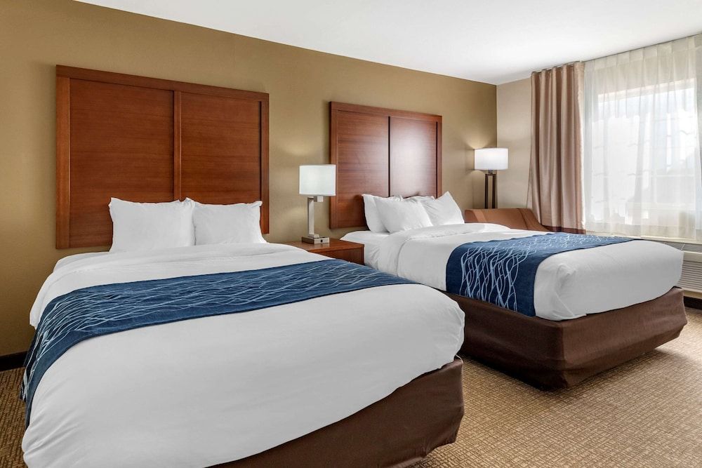 Room, 2 Queen Beds, Accessible, Non Smoking (Roll-In Shower)