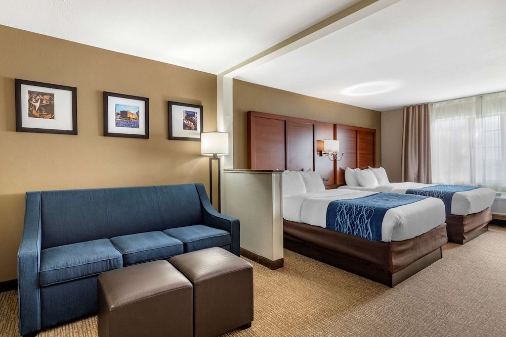 Suite, 2 Queen Beds, Non Smoking