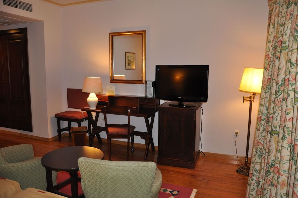 Parador De Gijon Standard Double Room (3 Adults) 7