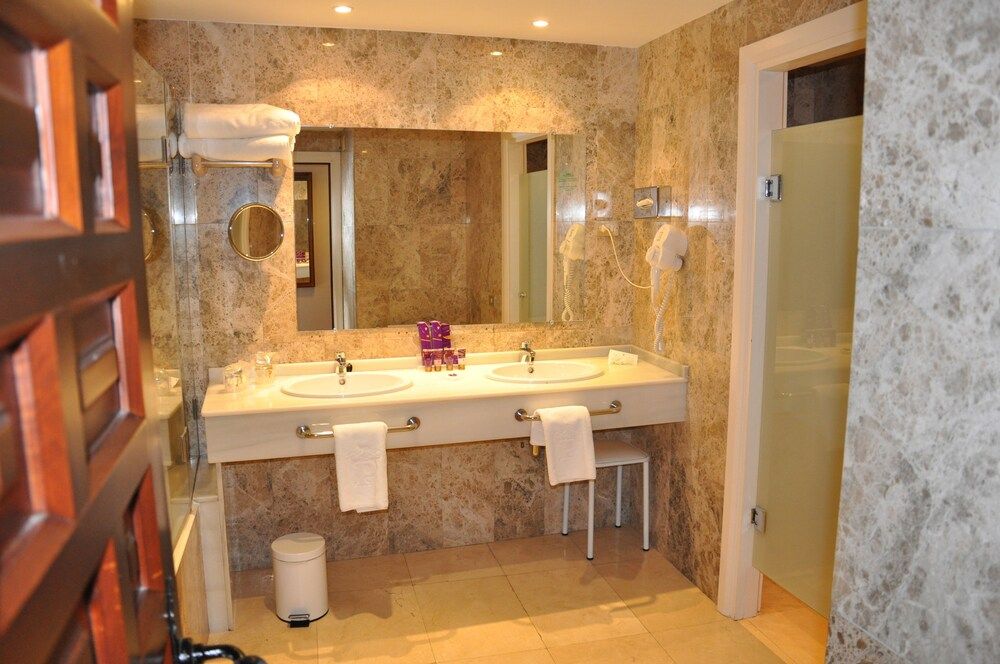 Parador De Gijon Standard Double Room (3 Adults) 5