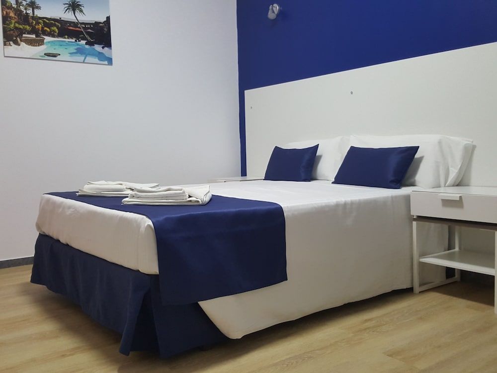 Double Room Single Use, Private Bathroom