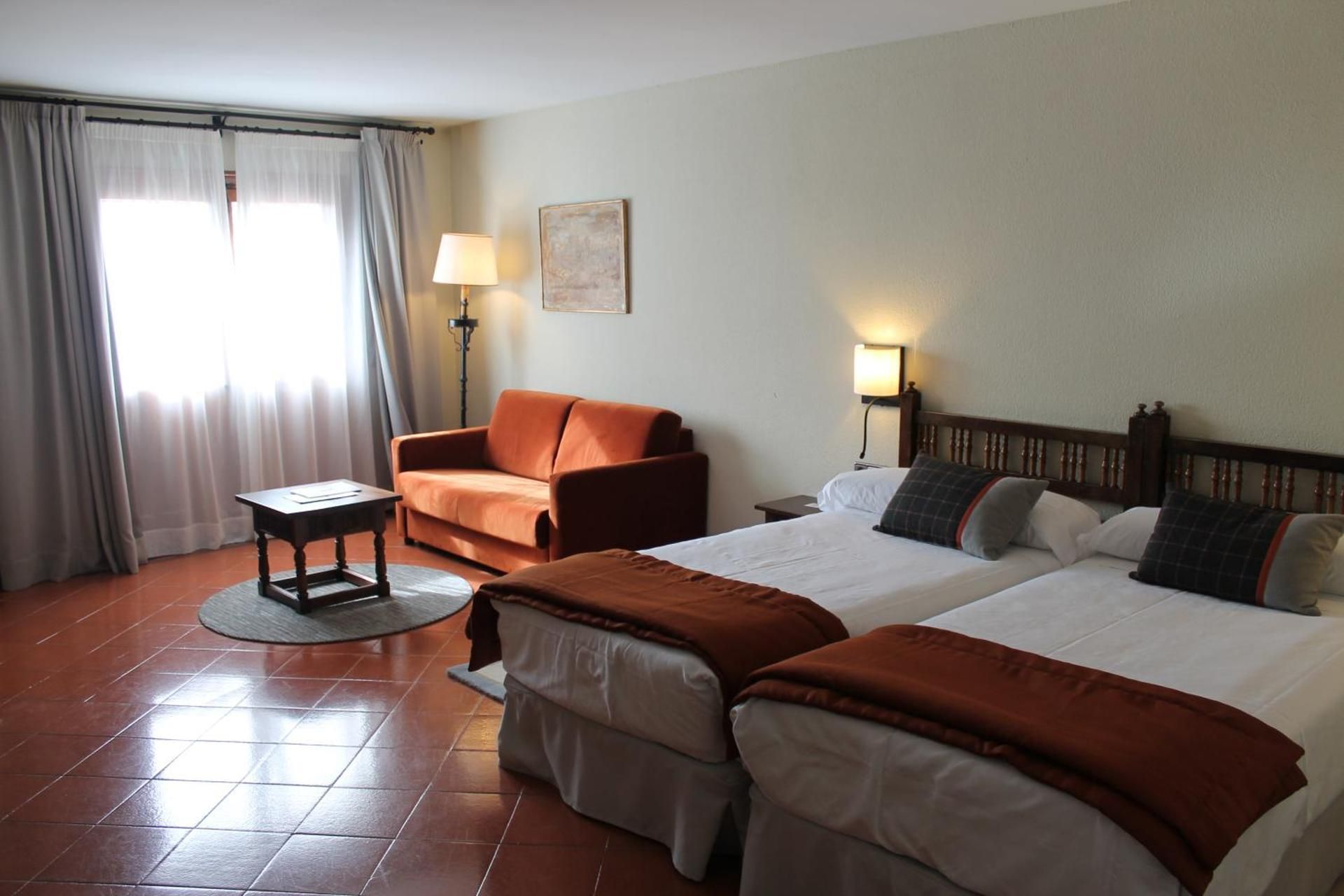 Parador de Santo Domingo de la Calzada Standard Twin Room (3 Adults)