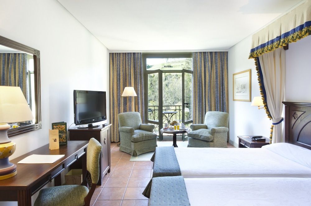 Parador De Cangas De Onis Standard Twin Room 2