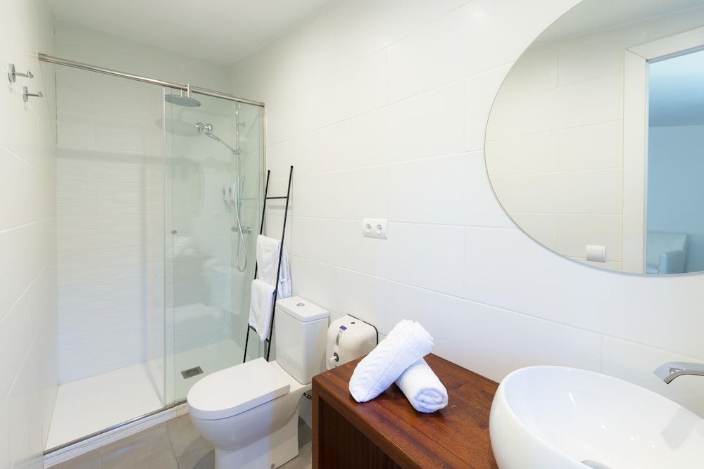 Standard Room (H-12)