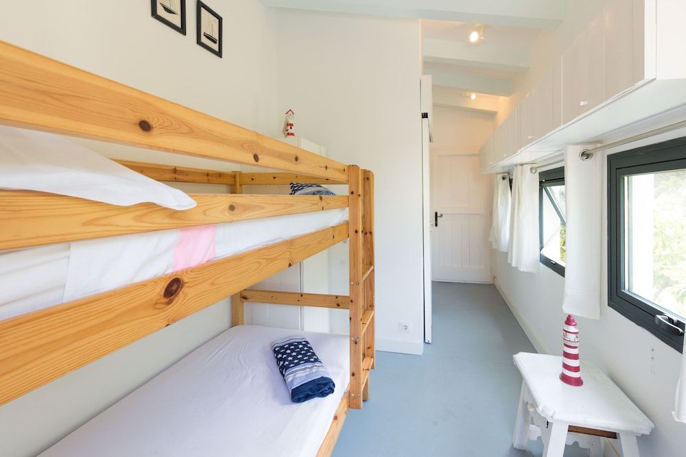 Bungalow, Bunk bed