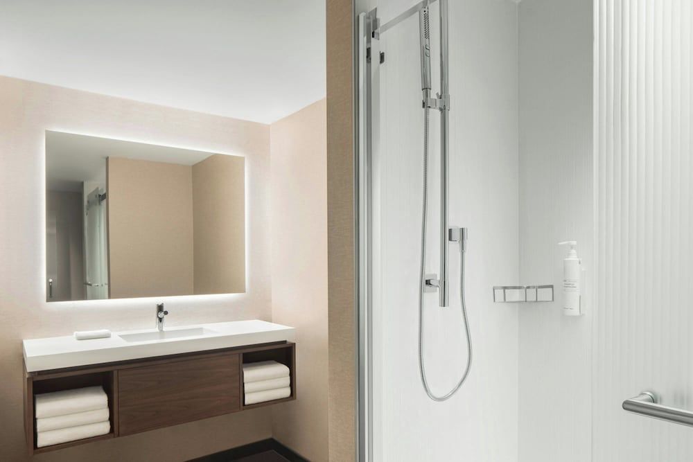 undefined AC Hotel by Marriott Old Montreal 7