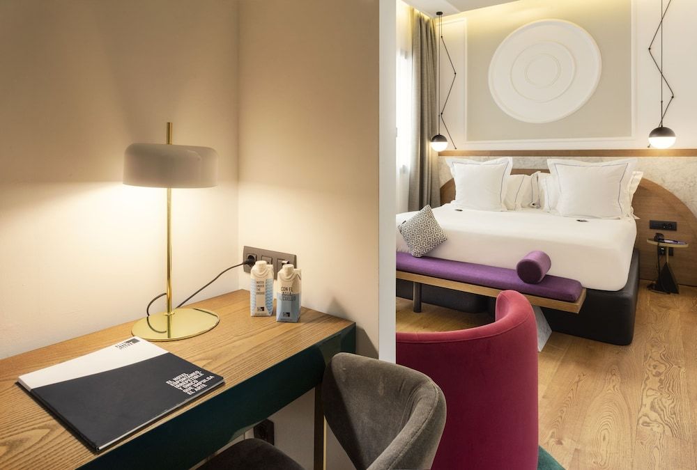 One Shot Fortuny Standard Double Room