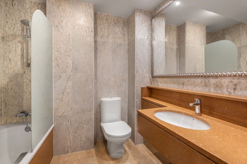 Crisol Mesón del Cid Family Suite, Multiple Beds 6