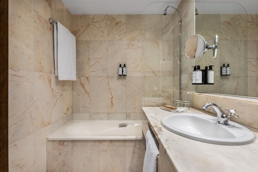 Crisol Mesón del Cid Twin Room (vistas a la catedral) 8