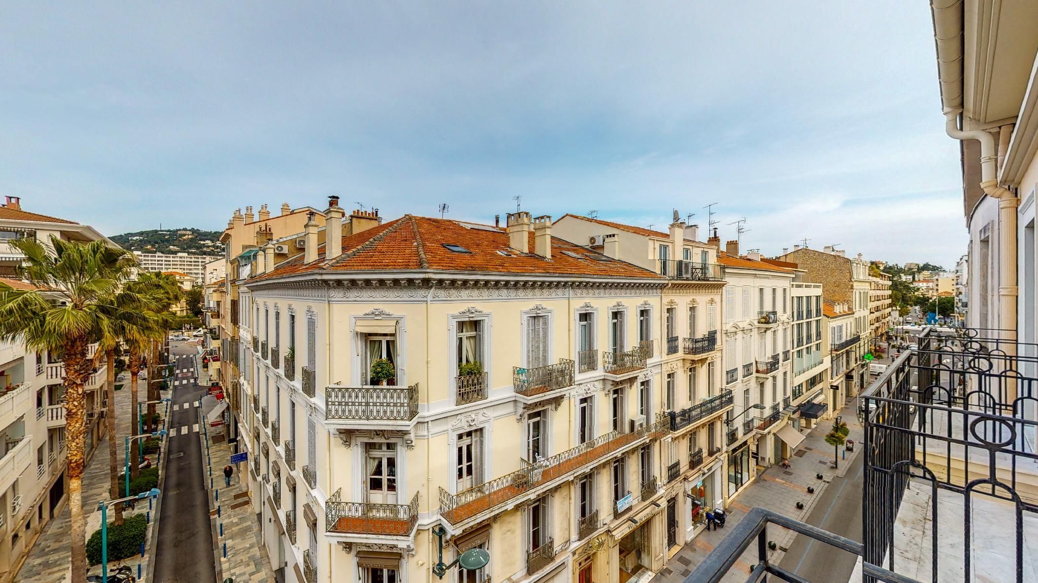 undefined Sun Riviera 8