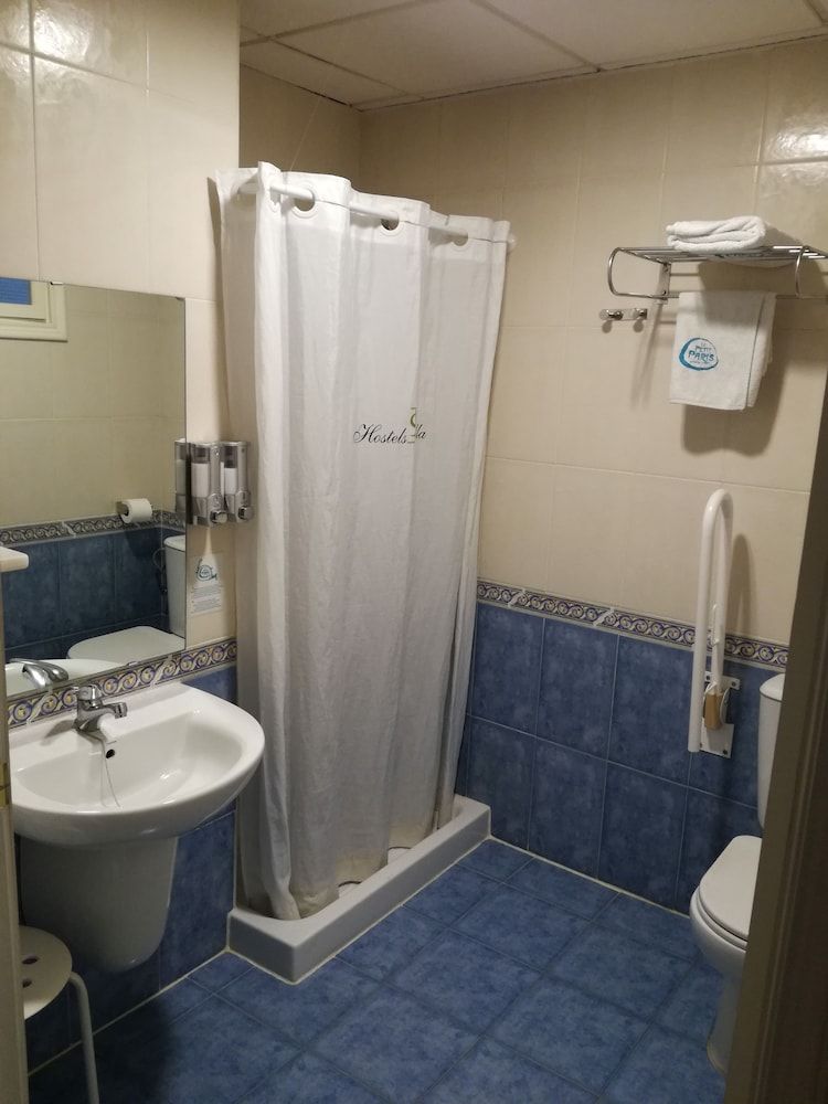 undefined Le Petit Paris 7