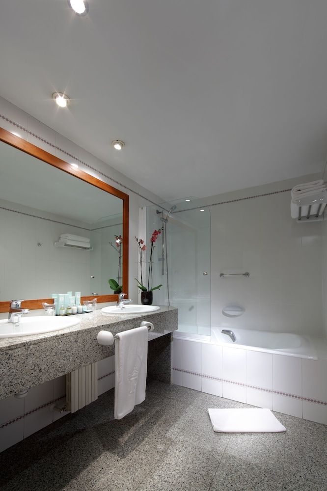 Parador de Jávea Standard Double Room (3 Adults) 5