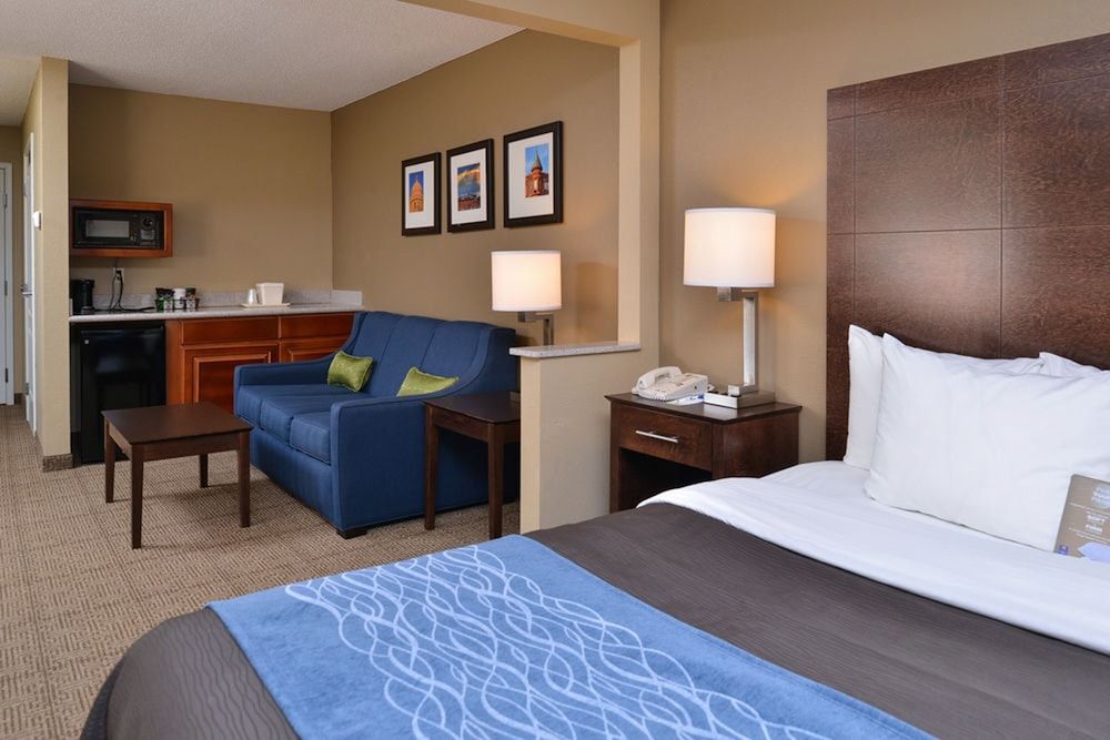 Suite, 1 King Bed, Non Smoking