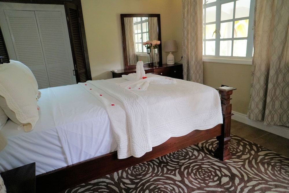 Marigot Beach Club and Dive Resort Family Villa, 2 Bedrooms (Rose Cottage) 3