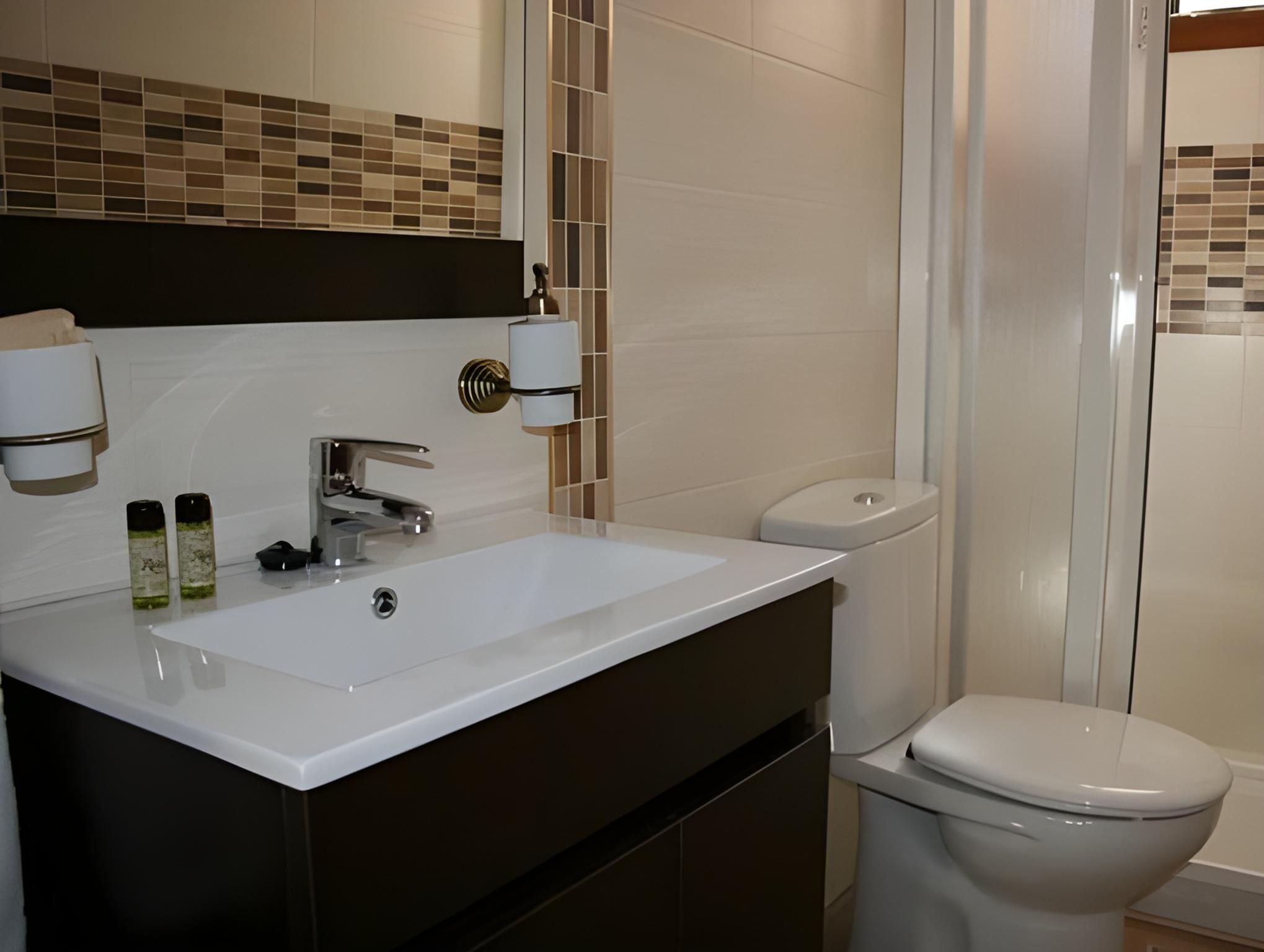 Hostal Segovia Economy Double Room 7