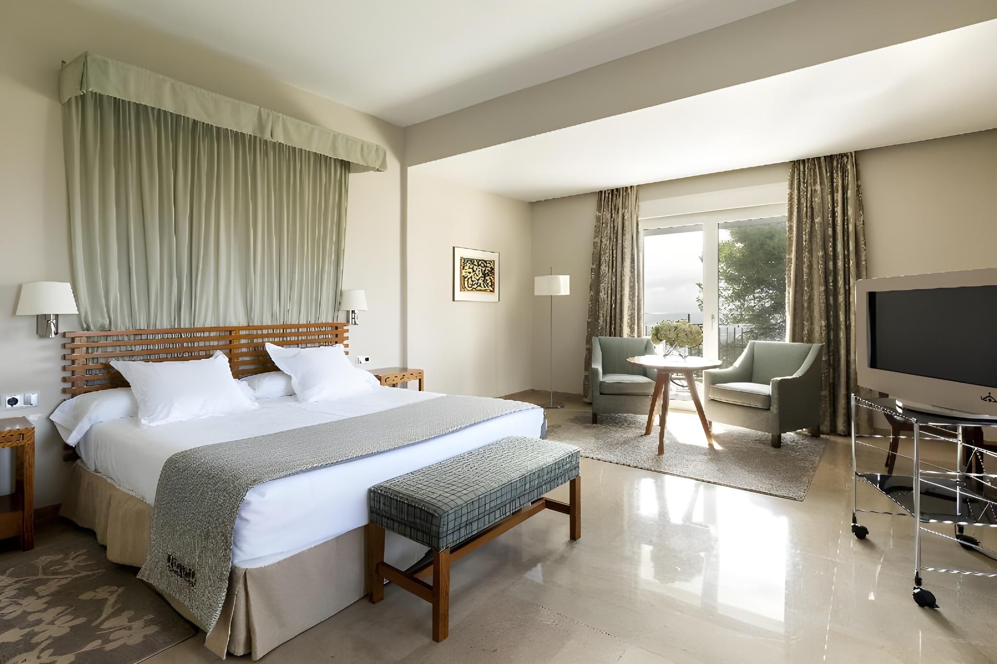 Parador de Cordoba Junior Suite