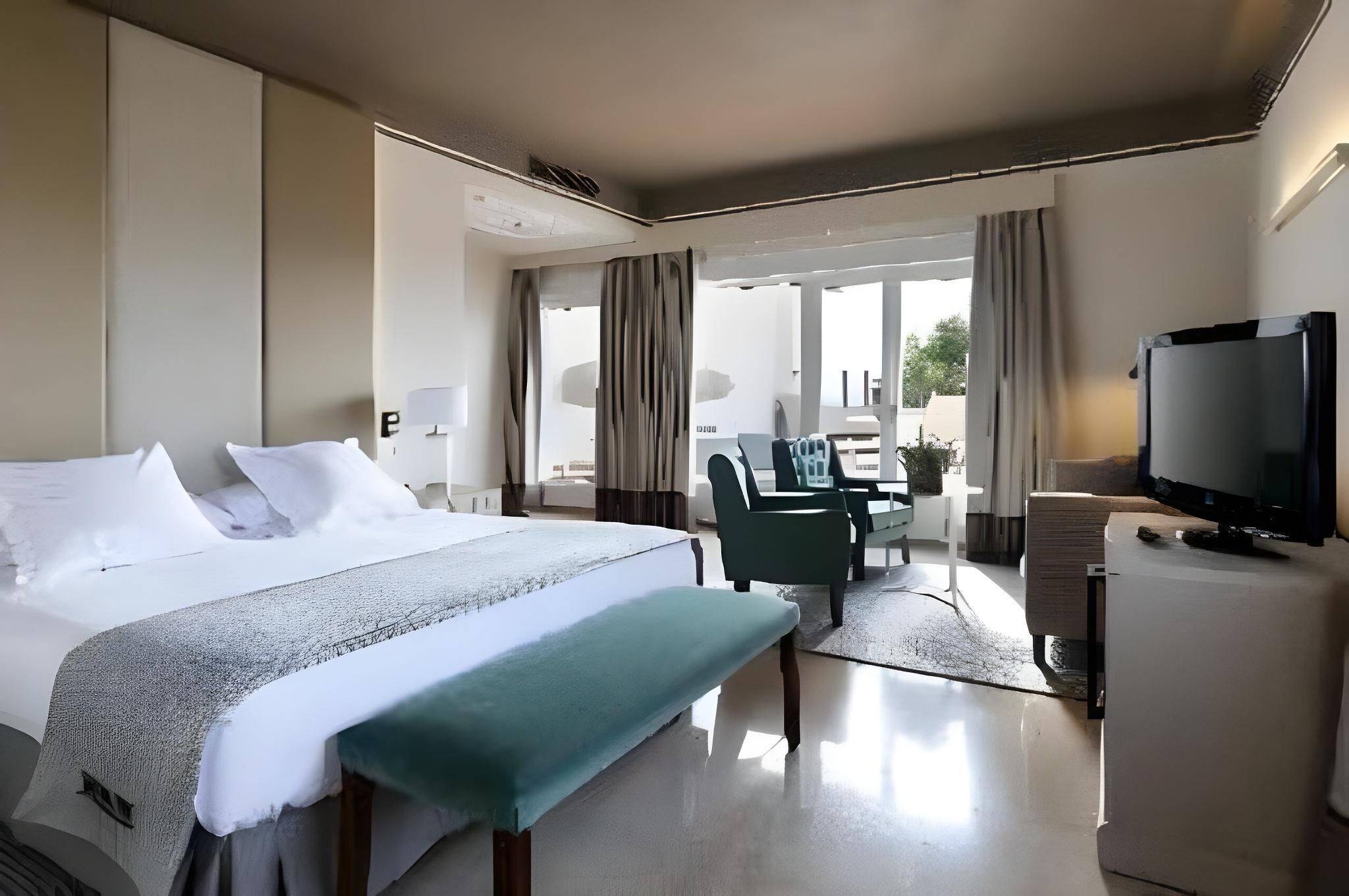 Parador de Cordoba Standard Double Room 2