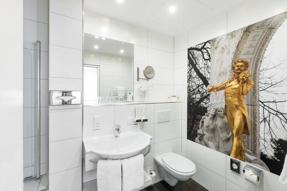 Hotel Johann Strauss Standard Double Room 12