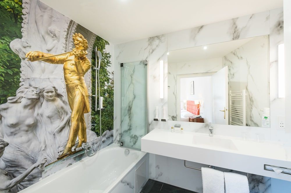 Hotel Johann Strauss Standard Double Room 11