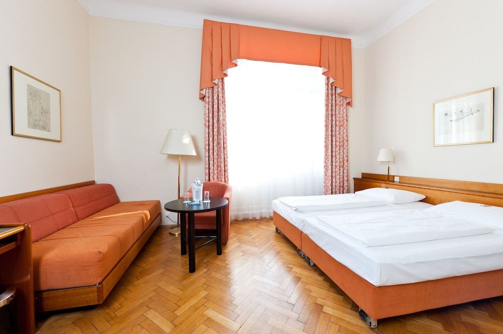 Hotel Johann Strauss Standard Double Room 3