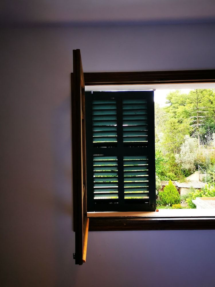 Sol Port Soller Standard Double Room, Shared Bathroom 5