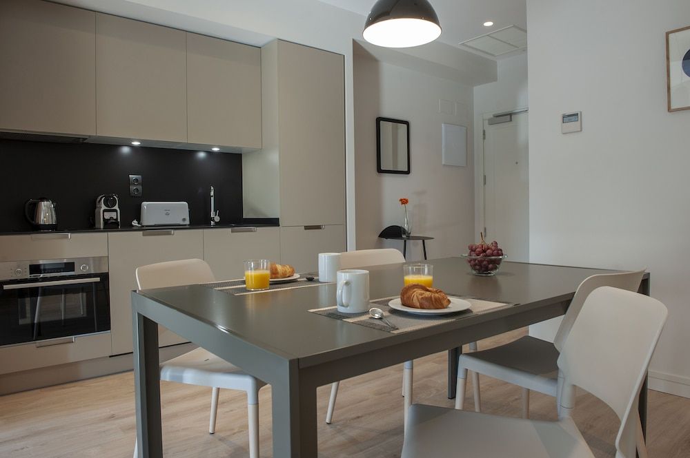 MH Apartments Central Madrid Premium Duplex, 1 Bedroom 2