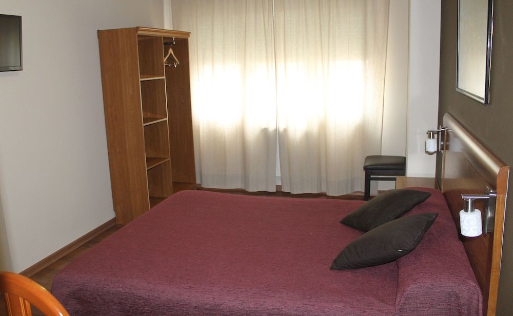 Hostal DP Cristal Double Room, Private Bathroom 4