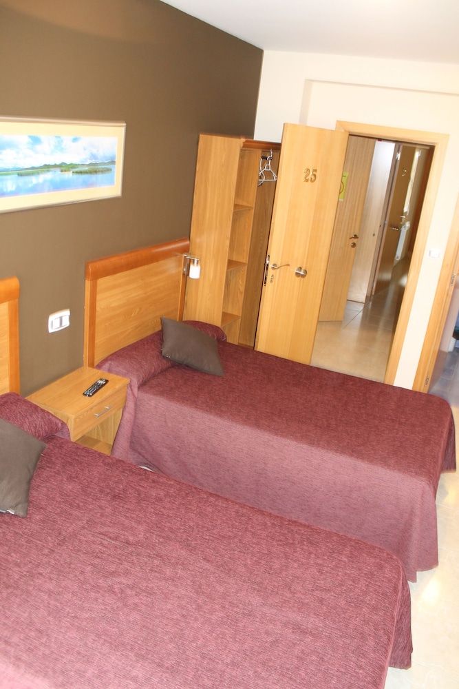 Hostal DP Cristal Double Room, Private Bathroom 8