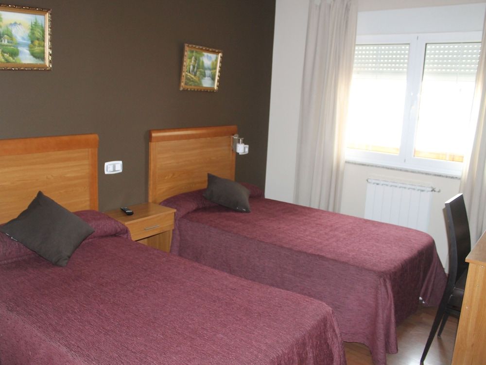 Hostal DP Cristal Twin Room