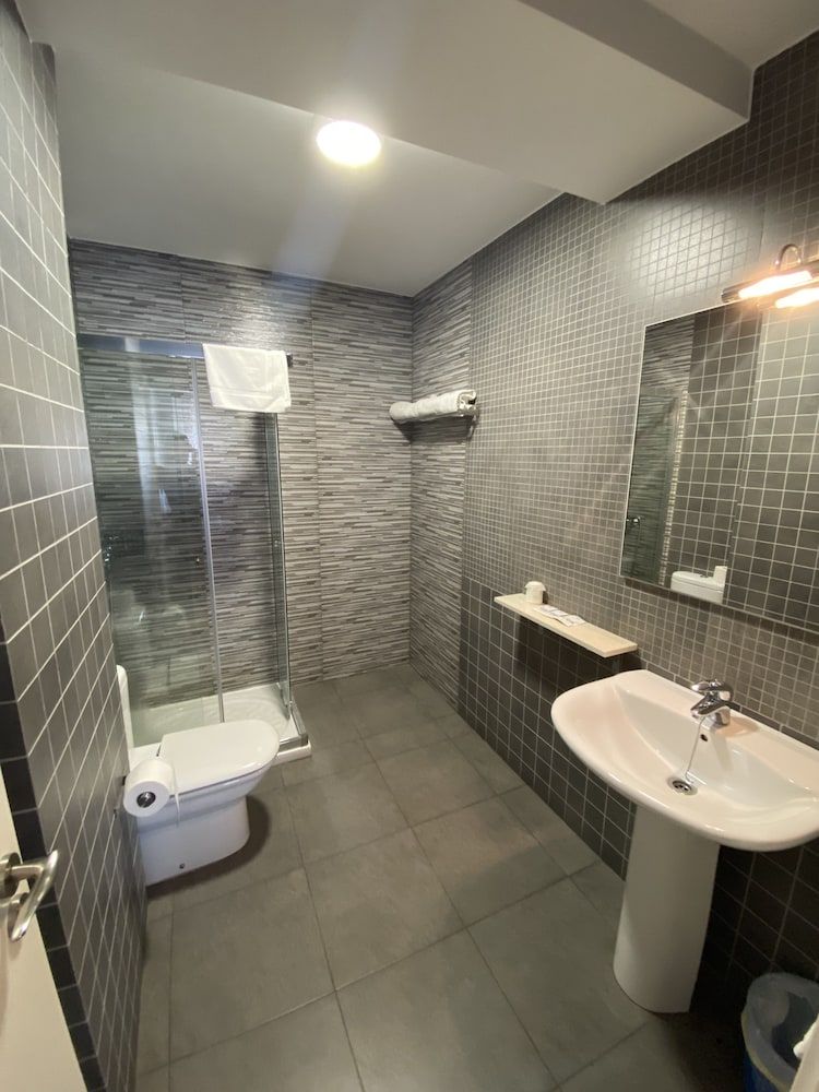 Hostal DP Cristal Twin Room 8